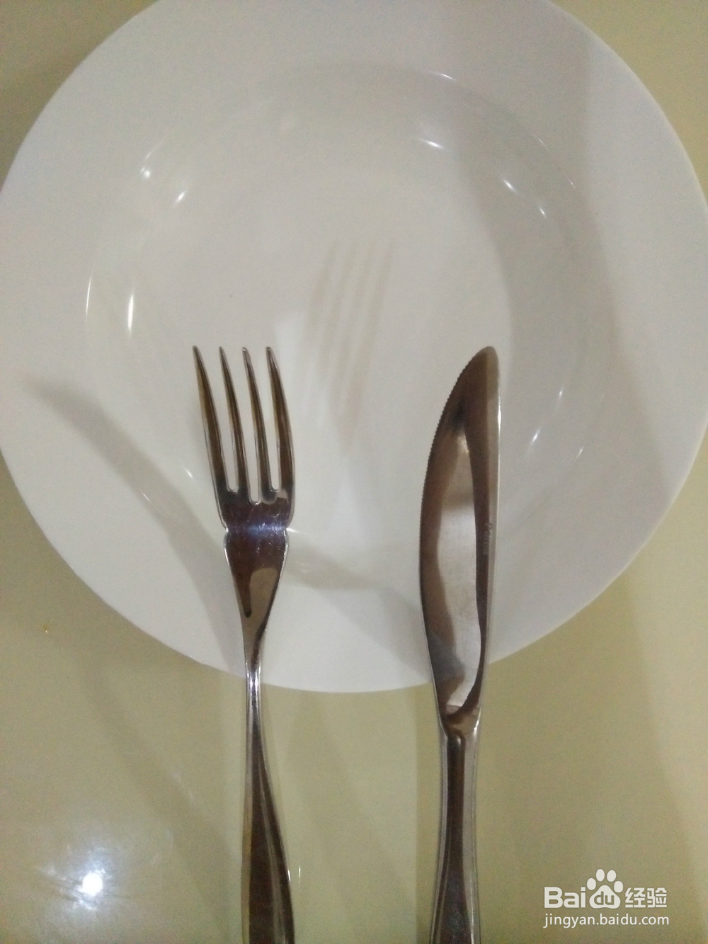 如何判断老外吃饭是否吃完了？