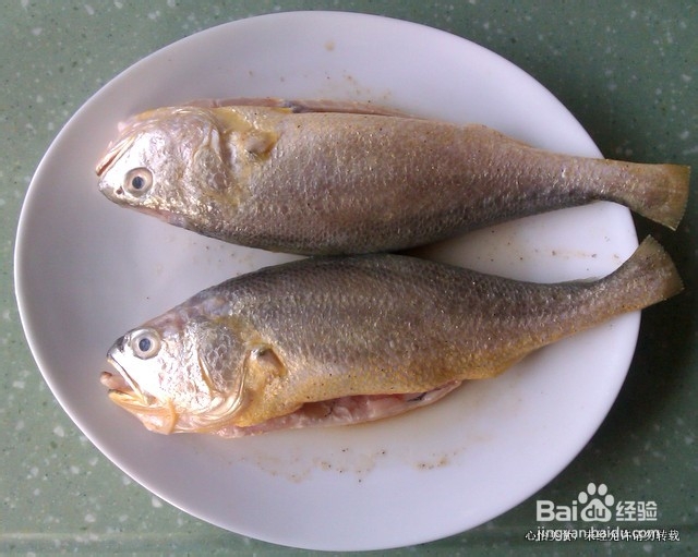 怎样做不破皮的红烧黄鱼