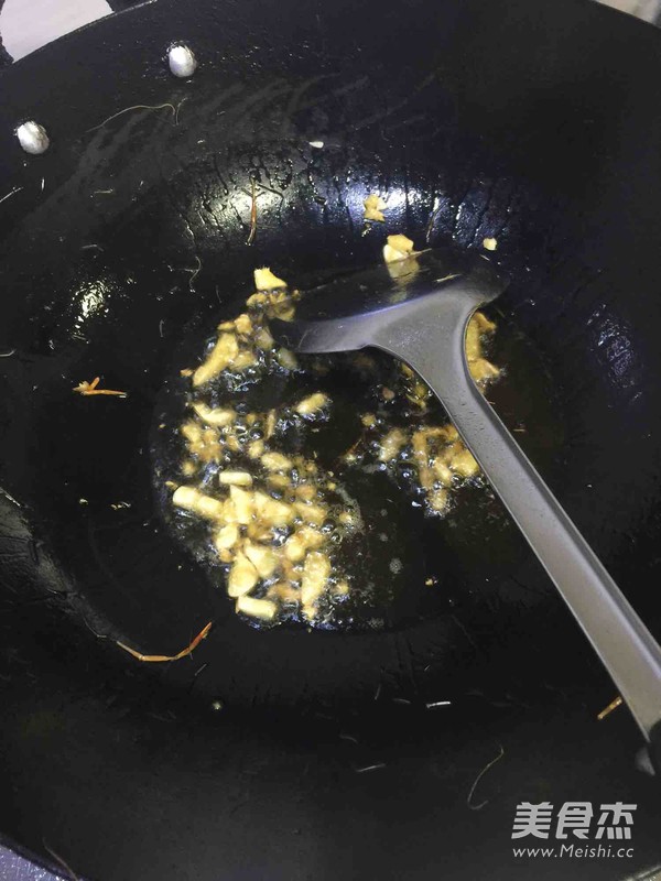 青椒炒河虾的做法