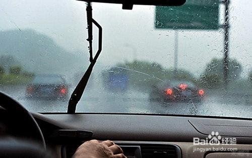 汽车涉水的应对技巧