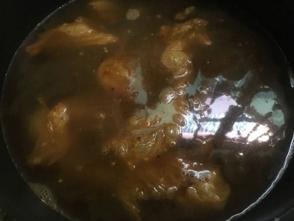 泡菜海鲜菌菇火锅