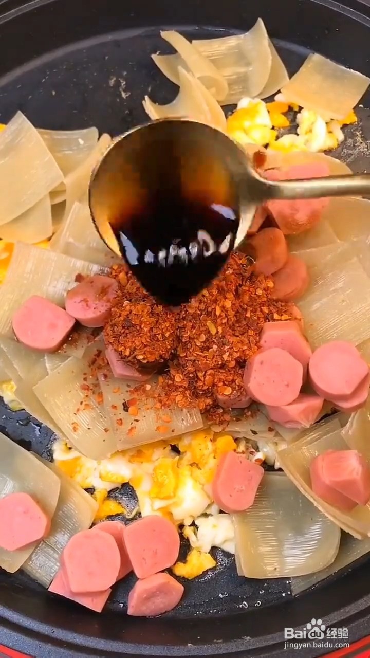 如何制作家庭版火腿烤冷面