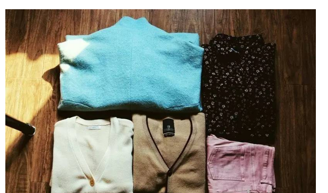 有没有哪家快递做公益活动，我要捐献衣物，急！