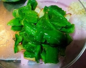 怎么做好吃又下饭的家常地三鲜呢？