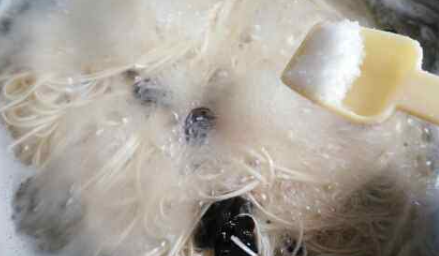 煮面条放什么调料