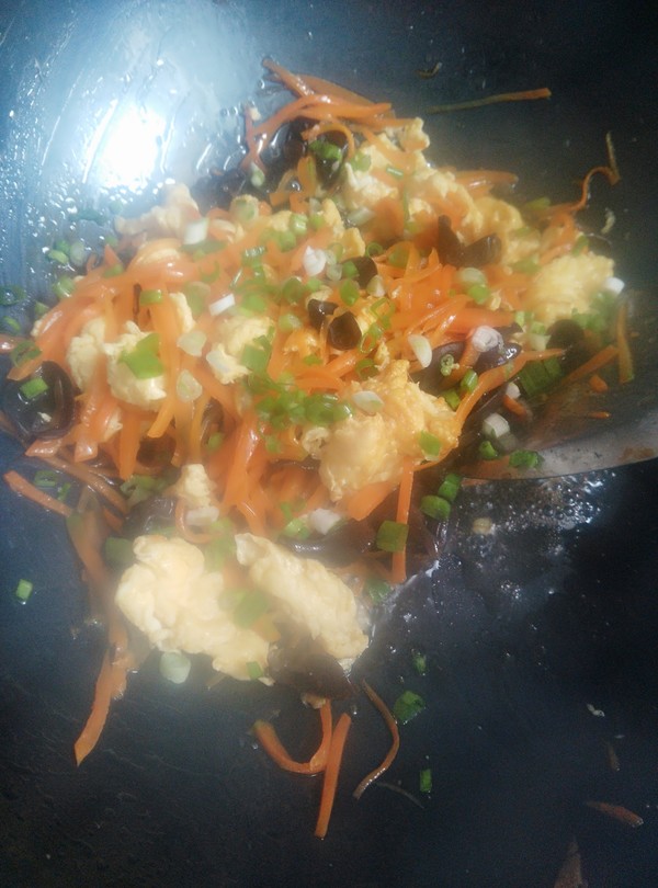 胡萝卜木耳炒蛋