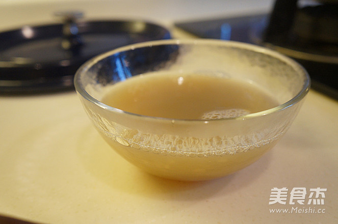 水手式贻贝配奶油酱