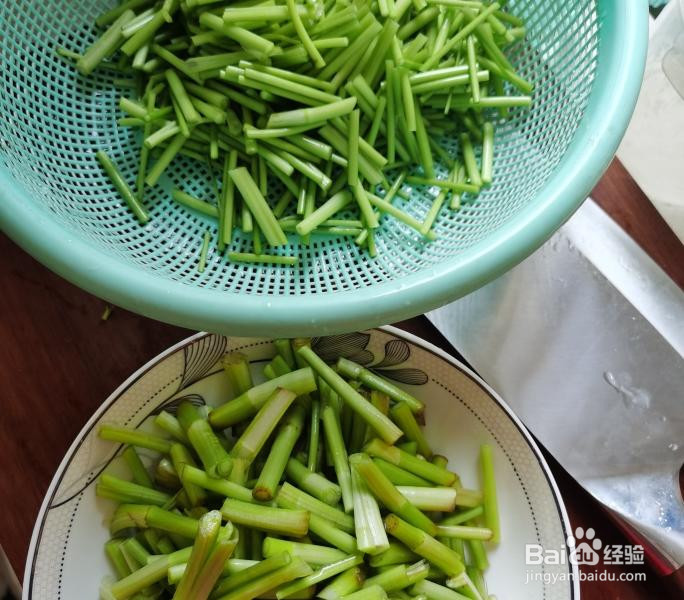 春季限定水芹菜炒牛柳的做法