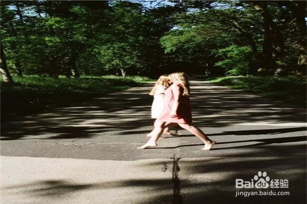 拍照攻略-50大闺蜜拍照姿势,学来刷爆你朋友圈