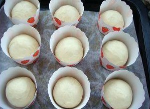 蜂蜜珍珠糖面包