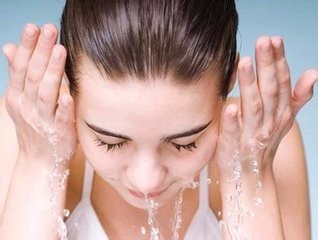 教你几招祛痘小方法！