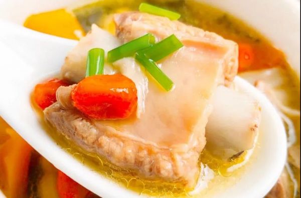 玉米裙带菜排骨汤