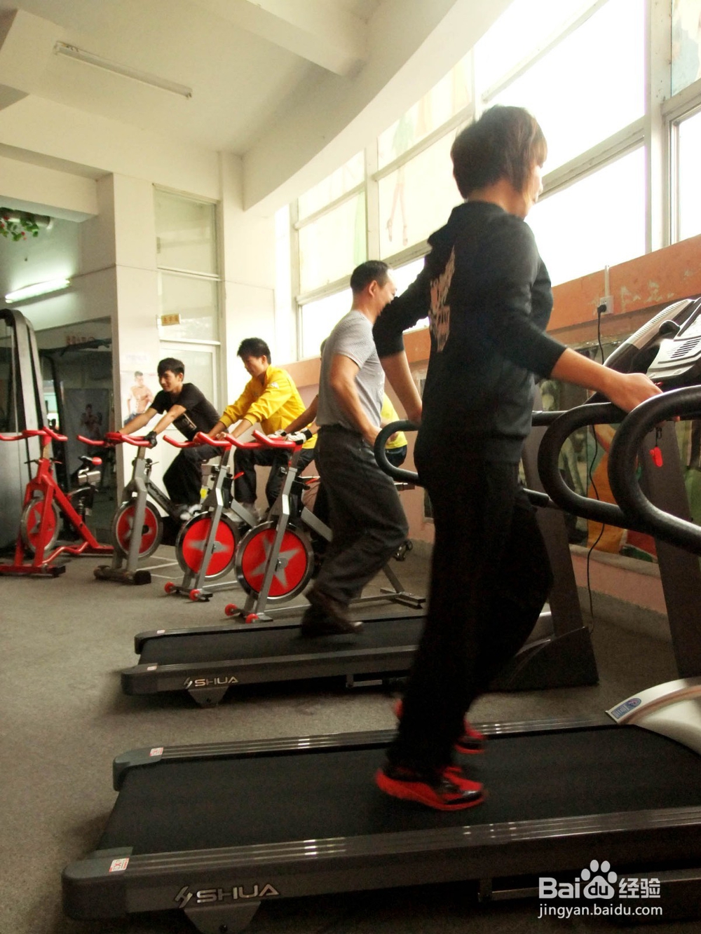 新手跑步机健身的计划去健身房跑步到底该怎么跑
