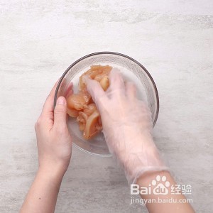 教大家秋葵鸡胸卷的做法