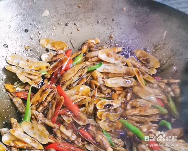 好吃不腻的秘制麻辣酱爆蛏子