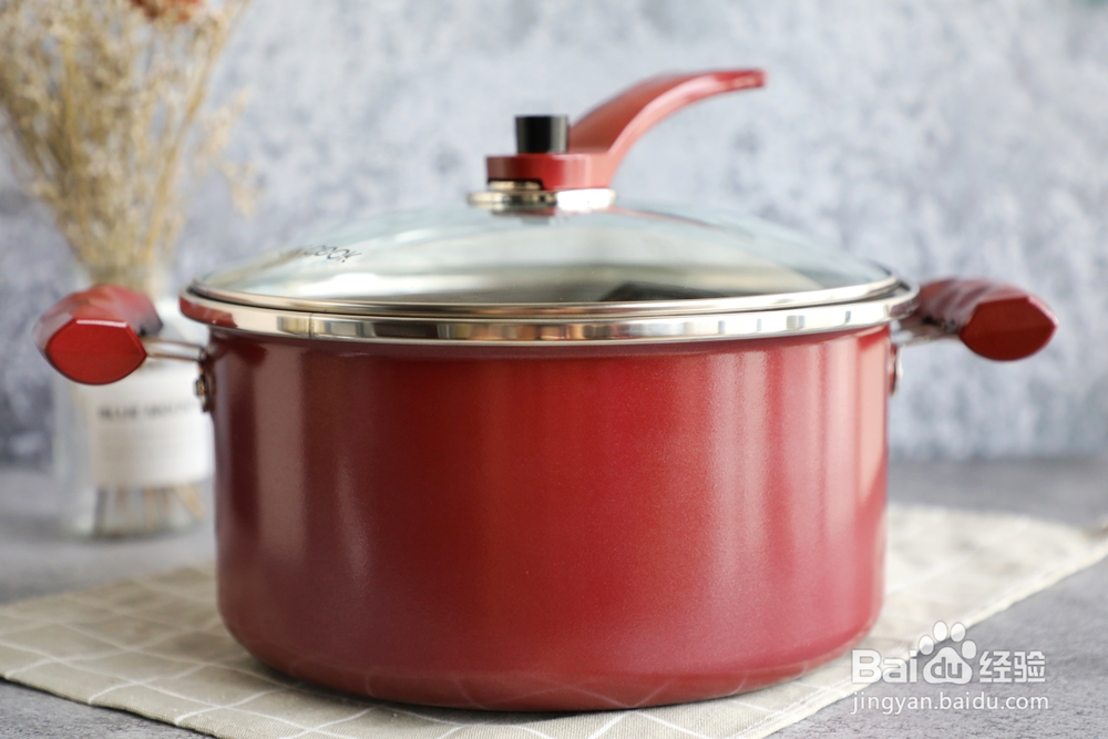 一个人做豆腐蛤蜊蔬菜