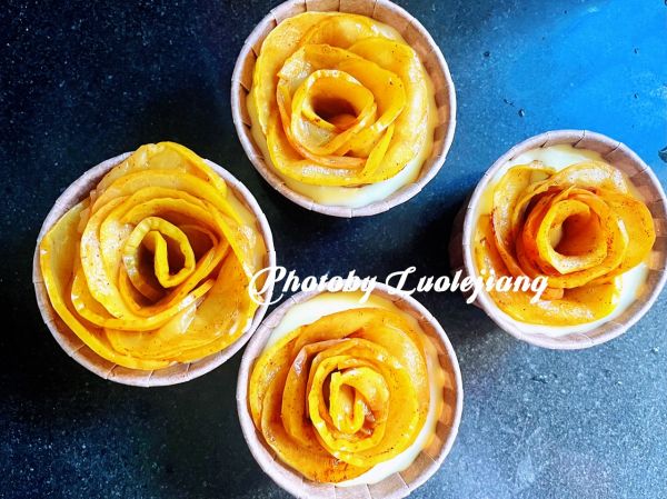 肉桂苹果花纸杯蛋糕