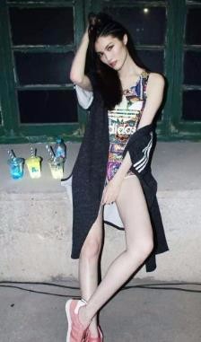 手臂肉多怎么穿更显瘦？