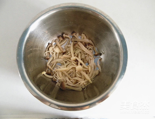 鸡肉菌菇沙拉