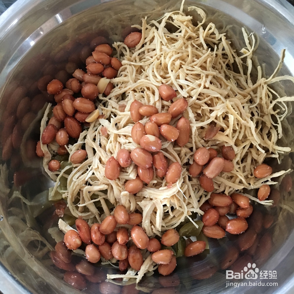 吃剩的咸菜和鸡肉丝怎么做成凉拌？