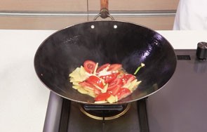 美味的土豆炒西红柿