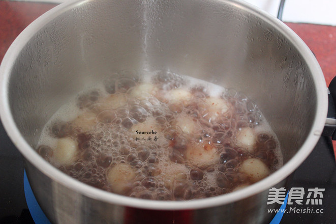 闹元宵，红豆汤圆