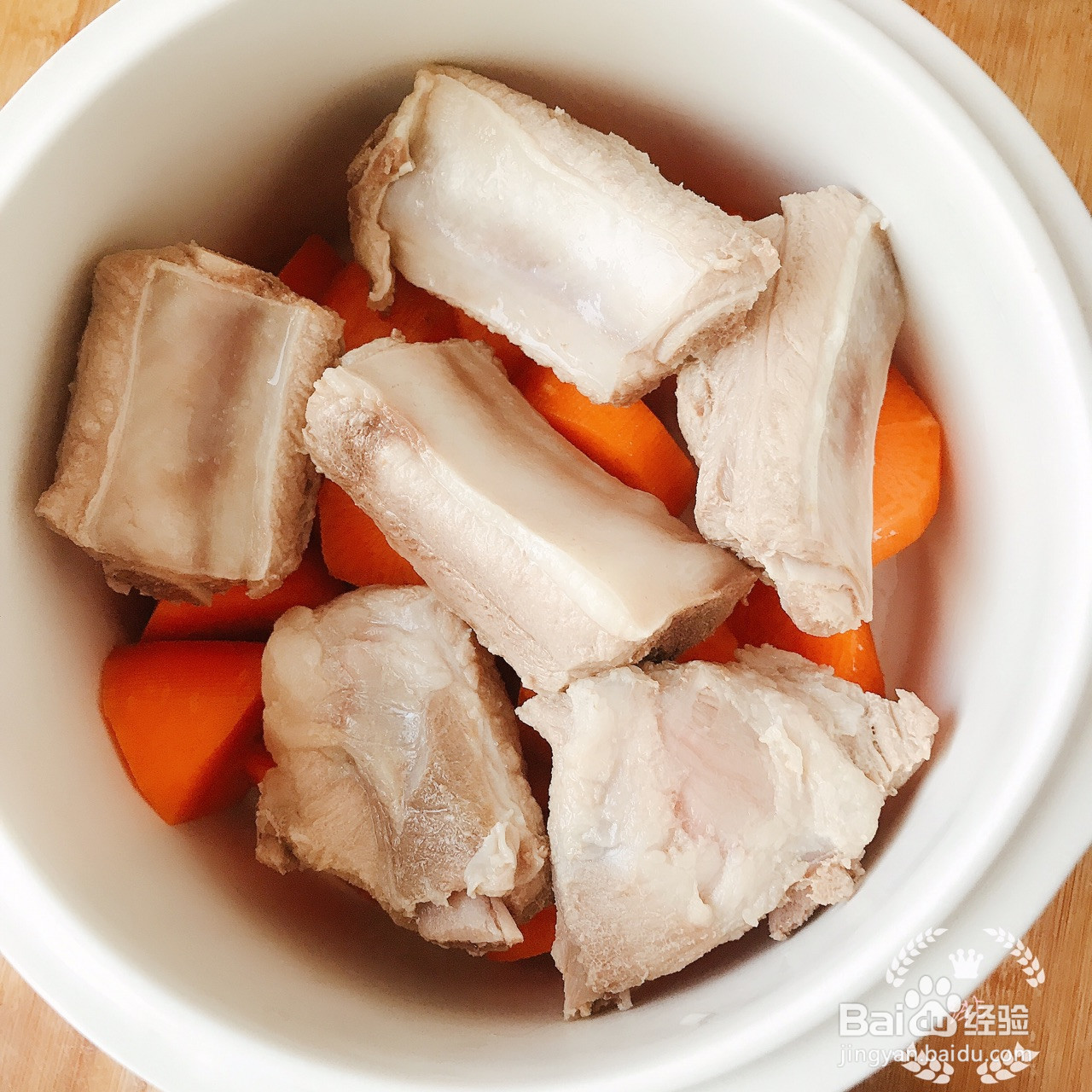 萝卜开小会排骨汤的做法