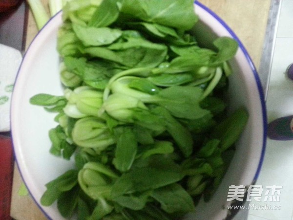 油菜炒肉的做法