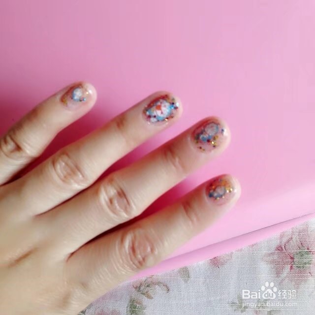 怎么做可爱又简单的美甲小粘贴