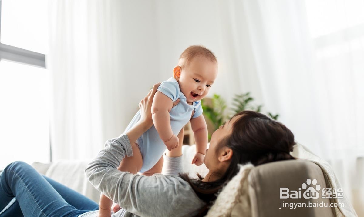 婴儿应在什么时候学走路?