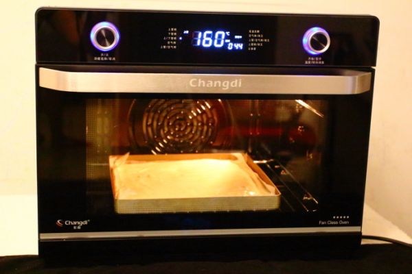 手绘奶油蛋糕卷