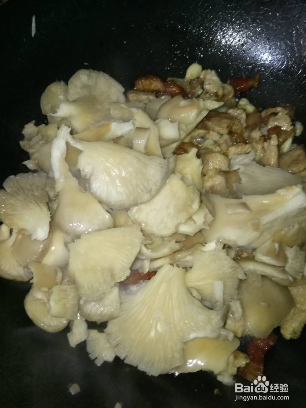 瘦肉五花炒平菇 反正就是下饭