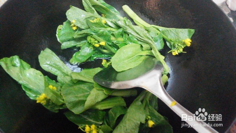 清炒蒜香菜心。