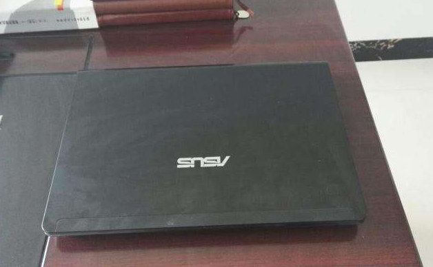 华硕笔记本关机后电源灯还亮着怎么办