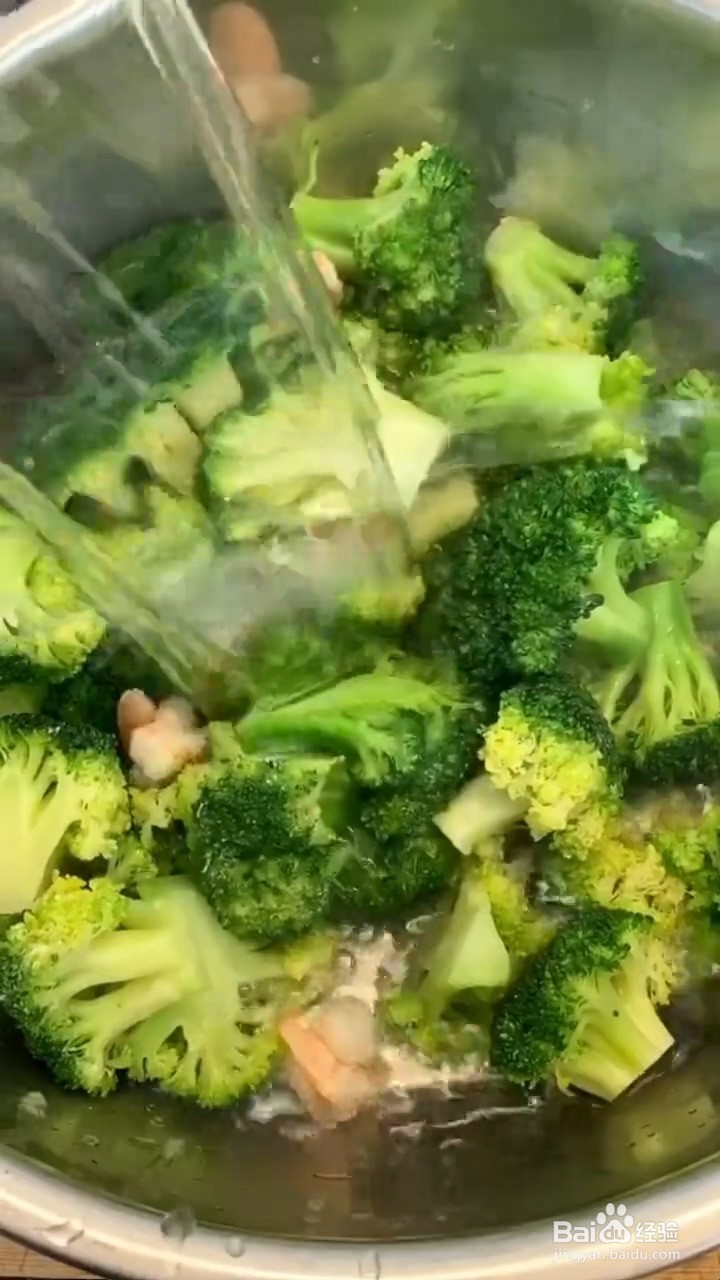 如何制作好吃的虾仁炝西兰花