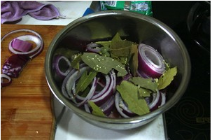 请问梅林清蒸猪肉罐头的做法