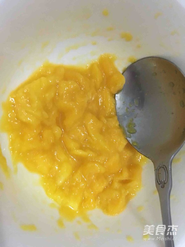 完胜甜品店的芒果椰浆西米露