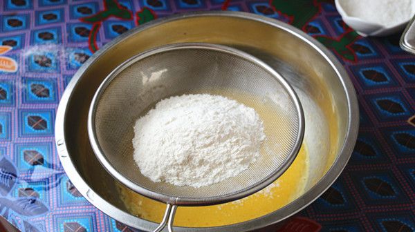 黑芝麻戚风蛋糕