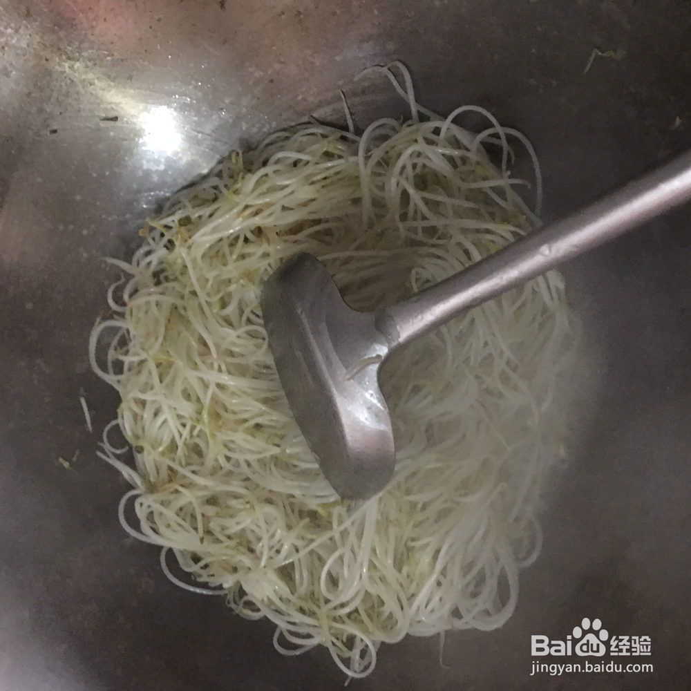 秋高气爽，来一碗豆芽汤润润燥！