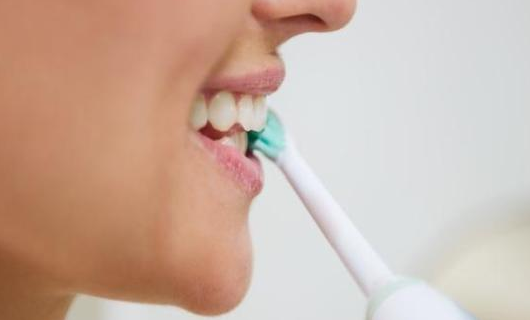 电动牙刷比普通牙刷更好吗