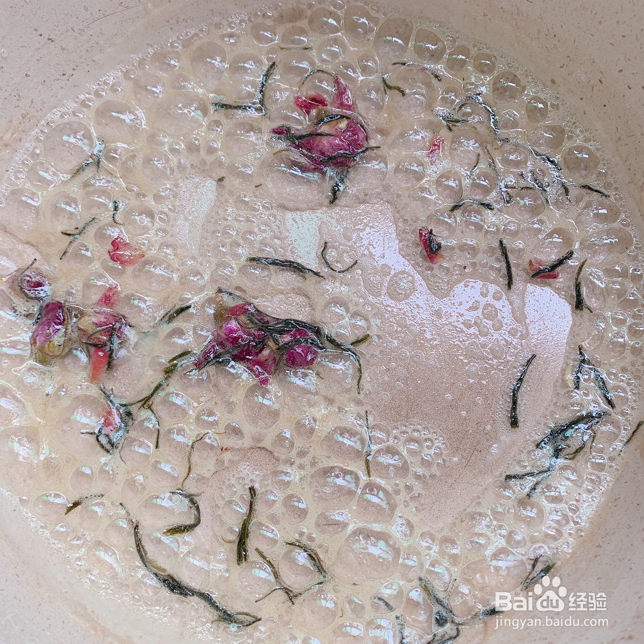 家庭版烧仙草奶茶的做法