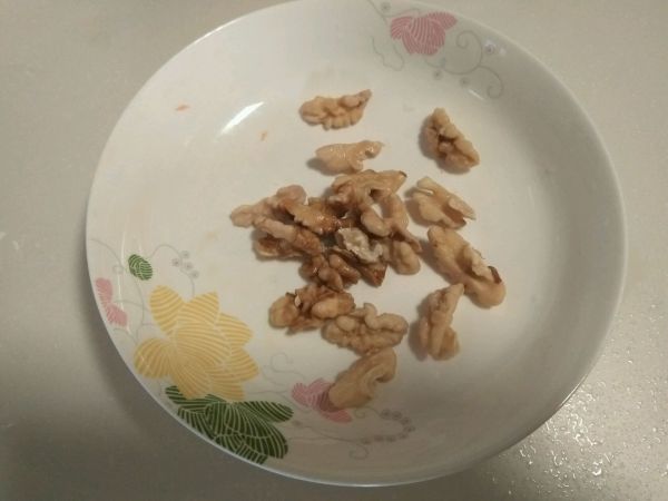 麻酱拌坚果菠菜