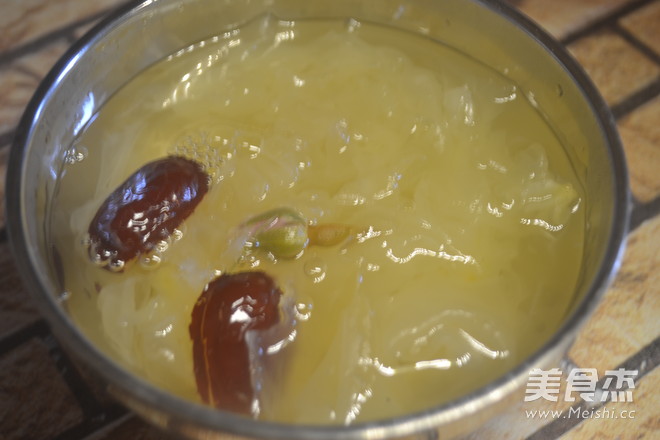 玫瑰银耳红枣羹