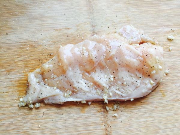 蒜香蜂蜜烤鸡胸肉