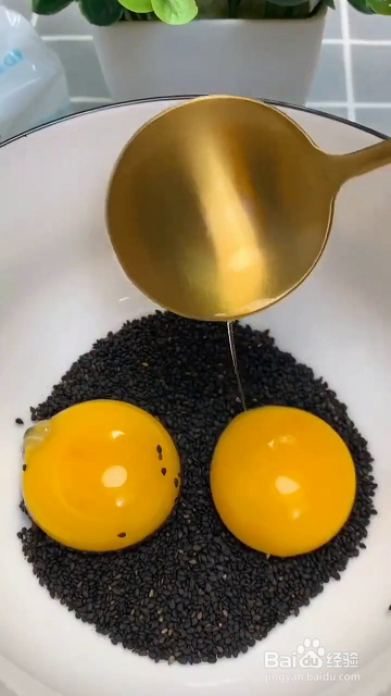 如何制作好吃的黑芝麻小饼?