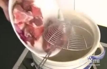 做玉米排骨汤的步骤