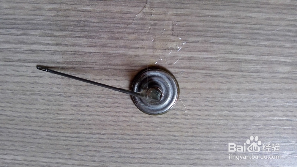 牛仔裤扣子脱帽