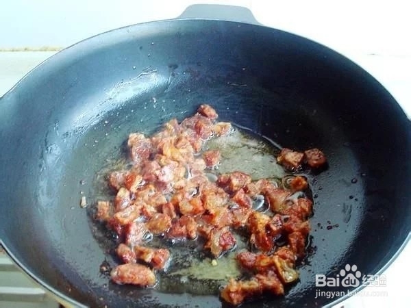 芹菜炒腊肠的烹饪