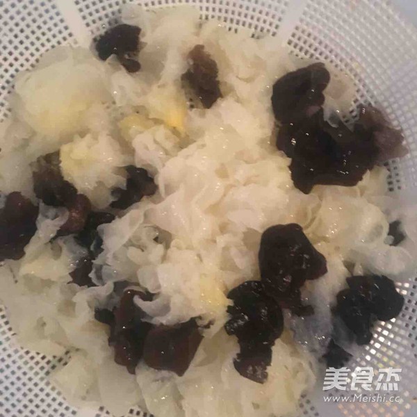 凉拌双耳的做法