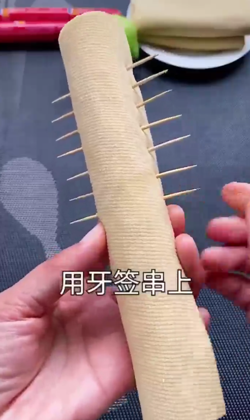 怎样做香肠豆皮卷